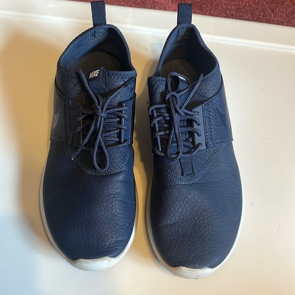 Nike Navy Leather Sneakers